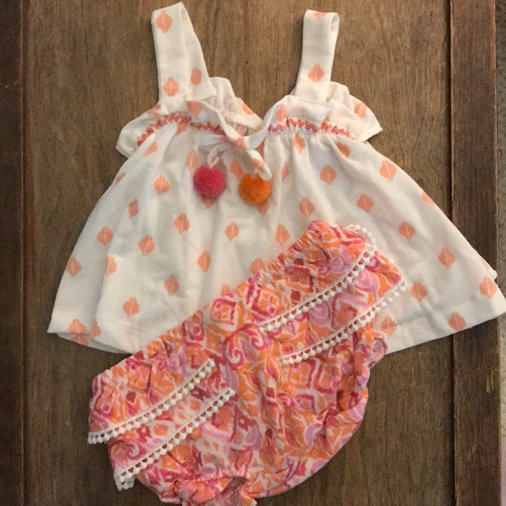 Jessica Simpson baby outfit